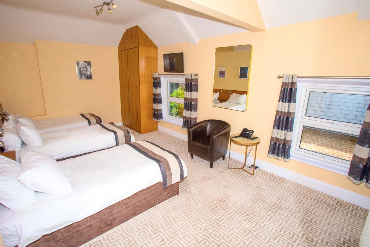 Inn The Hadley 2*